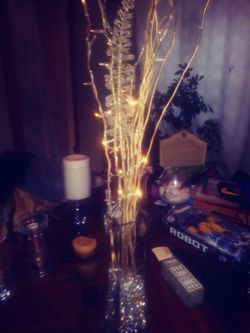 Light up corner vase