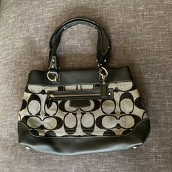 Elegant Designer-Style Tote Bag – Like New! Priced to Sell FAST