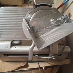 industrial meat slicer