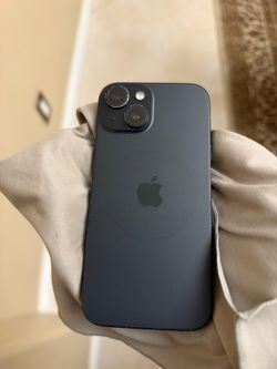 Apple iPhone 15 ‘Black’ · Unlocked - 256GB