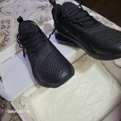 Black 8.5 Nike 