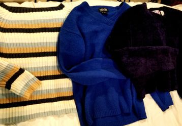 3 lot Womens sweaters Small