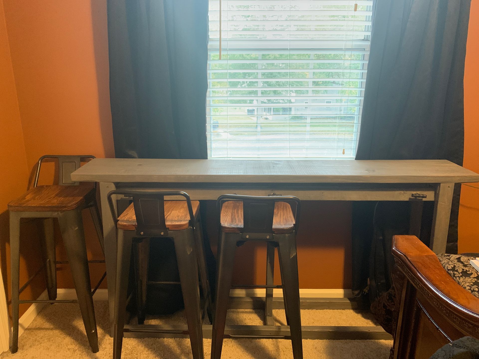 Torjin counter height breakfast table & x4 high bar chairs. 71”x12”x35””
