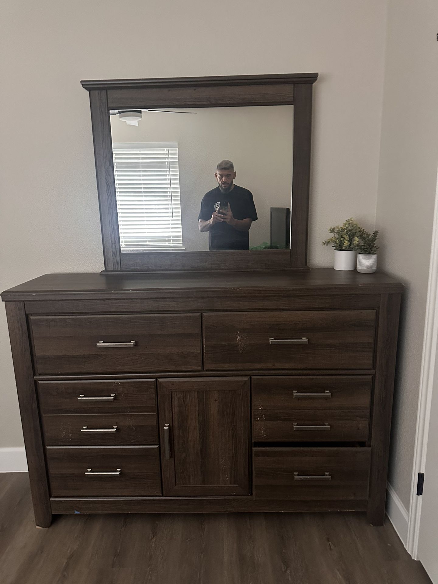 Ashley furniture Bedroom Dresser With Mirror