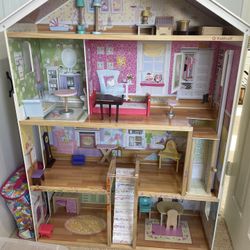 FREE dollhouse 