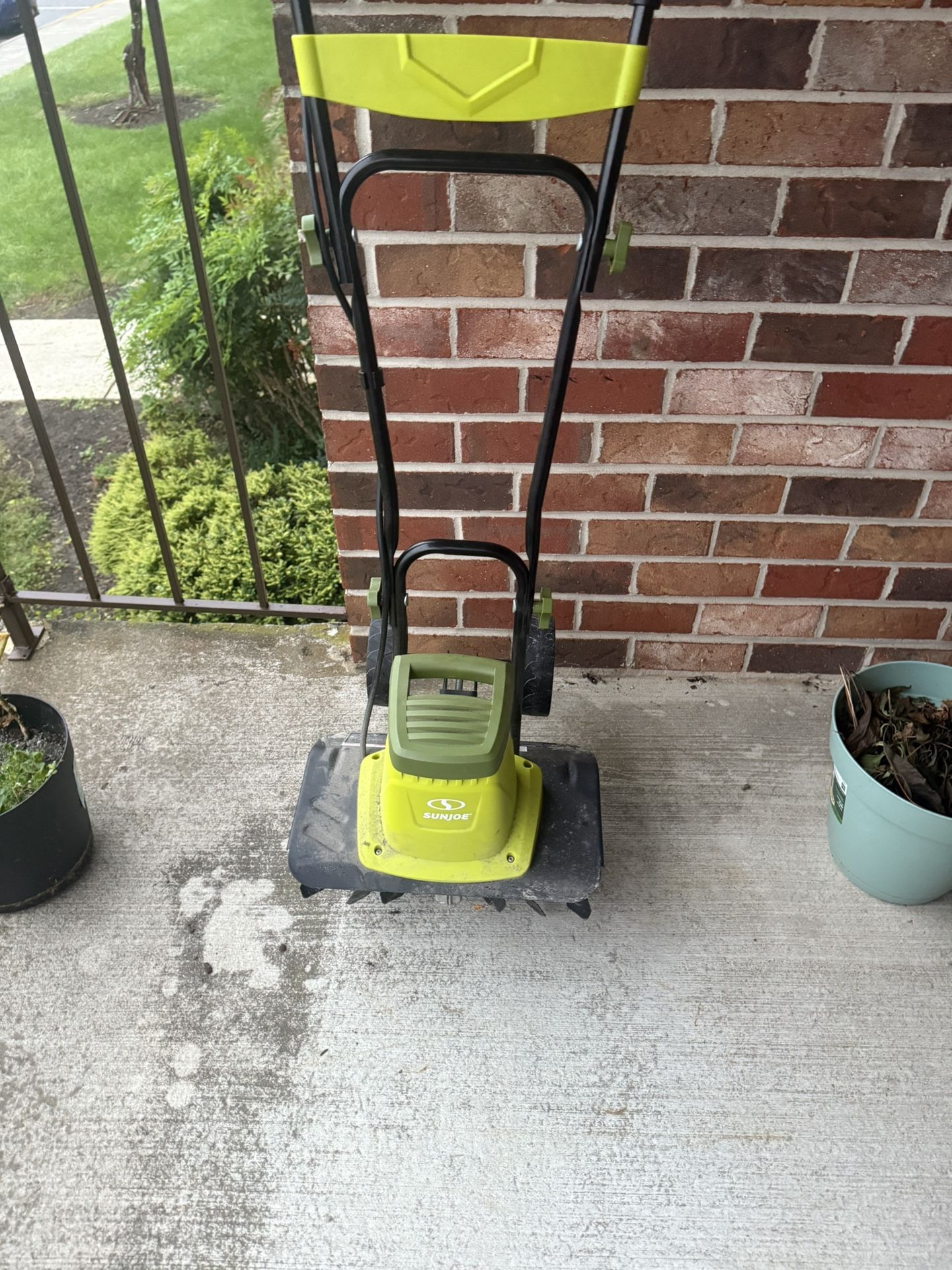 Sun Joe Electric Tiller