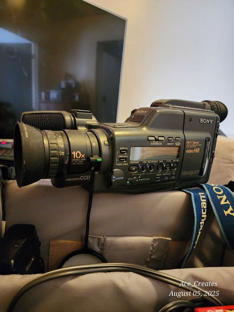 sony video hi 8 handycam CCD V801 / DISCOVERY 190 ZOOM HAND CAMERA  For Sale. 