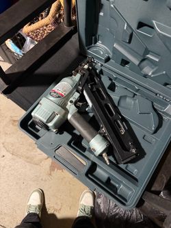 Metabo 15 guage finish nailer & box of nails