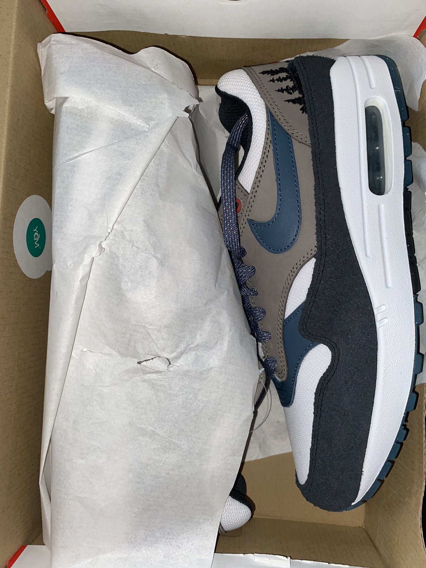 Air max 1s And low Jordan 1