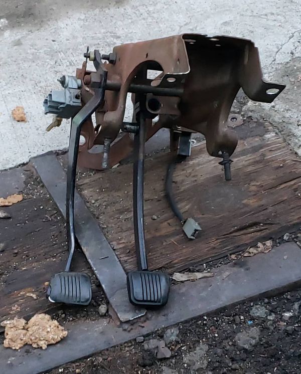 Mustang fox body pedal assembly. for Sale in Burbank, CA OfferUp