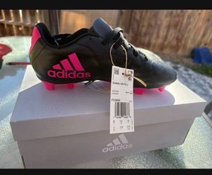Girls soccer cleats