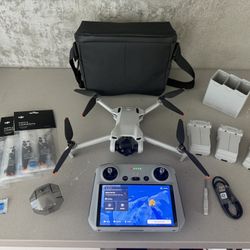 DJI Mini 3, DJI RC Fly More Combo (DJI Care Included)