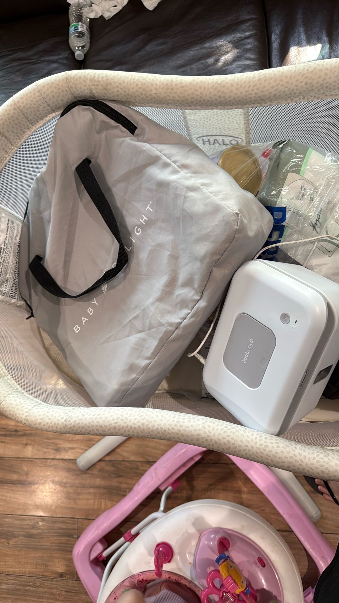 Halo 360 Swivel, Wipe Warmer, Baby Delight Portable Bassinet 