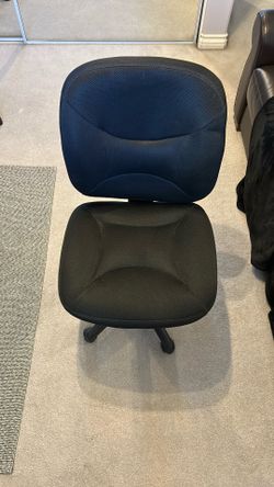 Near new black fabric office chair