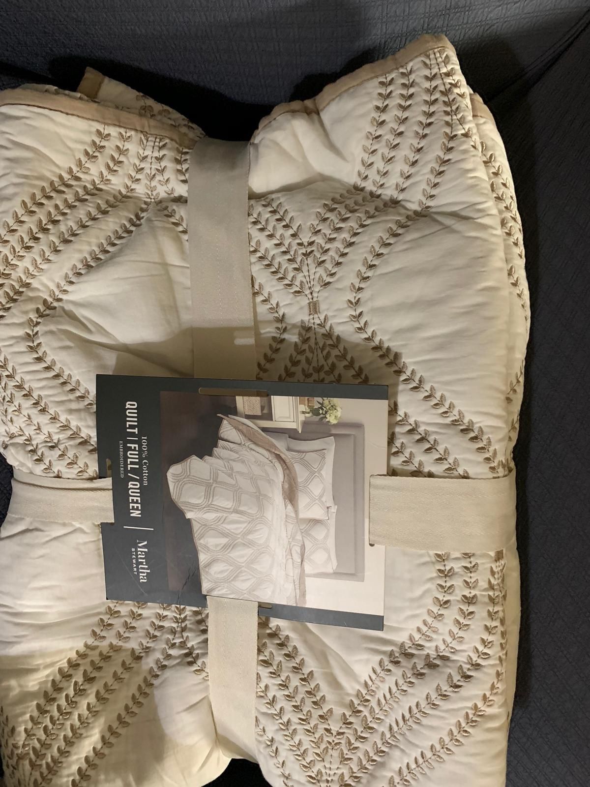 Martha Stewart Comforter set