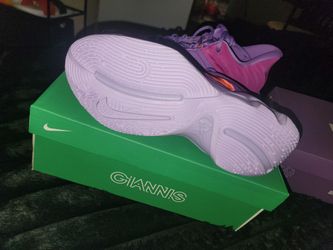 Mens Brand-new Nikes Size 8