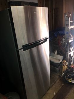 Refrigerator new/used under 6 months