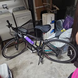 Women's Medium Size Hybrid Bicycle