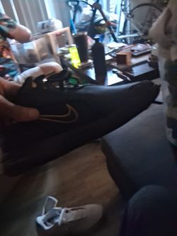 Nike 11.5 size shoe