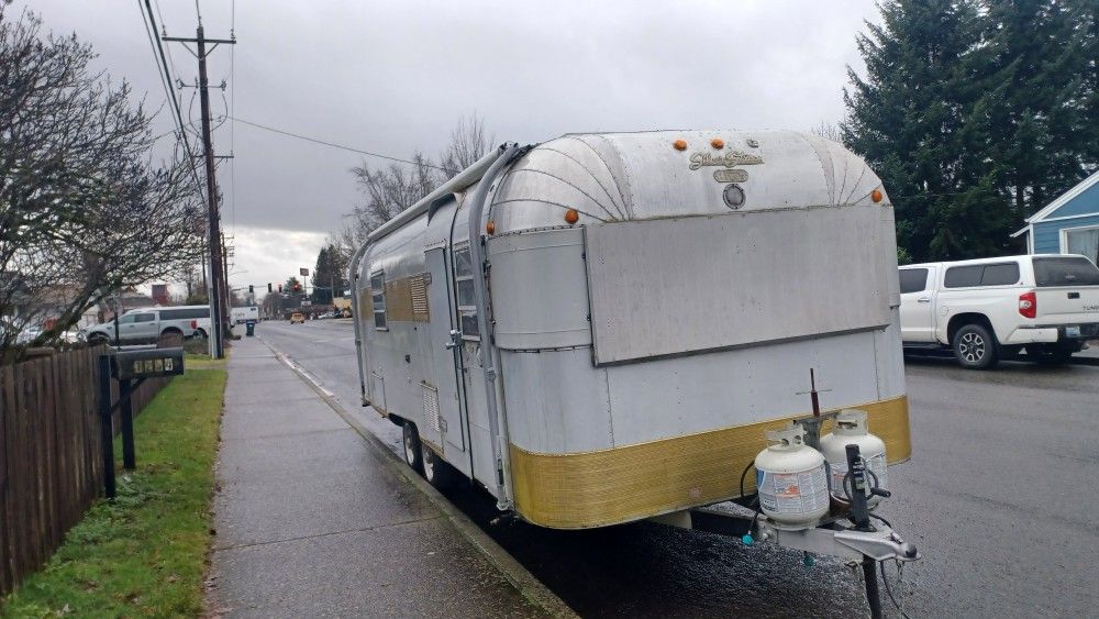 1970 Classic Silver Streak Travel Trailer for Sale in Centralia, WA