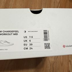 Lululemon Women Shoes Size 7.5 Used 