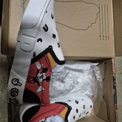 NEW Kids Mickey Mouse Size 10 And 11