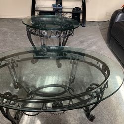 2 Glass Coffe Tables With Metal Base