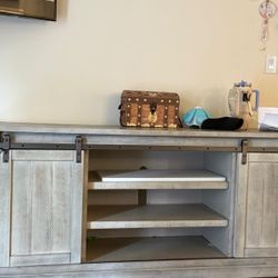 Tv Stand Carynhurst 70 Inch 