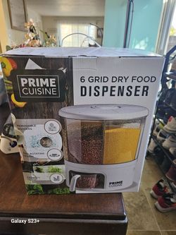 Dry Food Dispenser