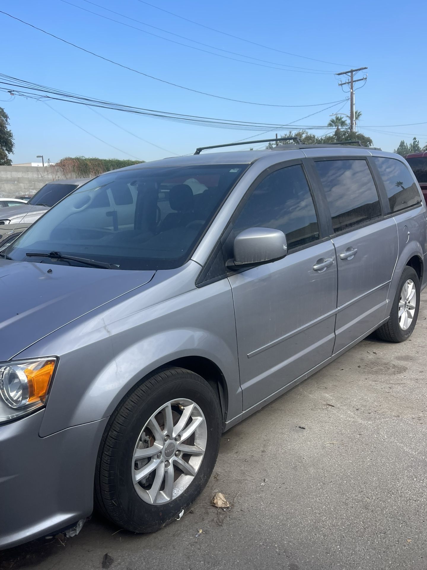 2015 Dodge Caravan Clean Title $2500