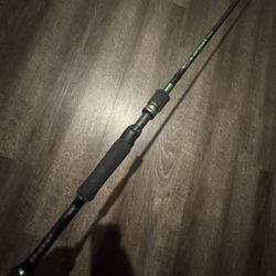 New Dobynns Genesis 3 7’ Mh Casting Fishing Rod. 