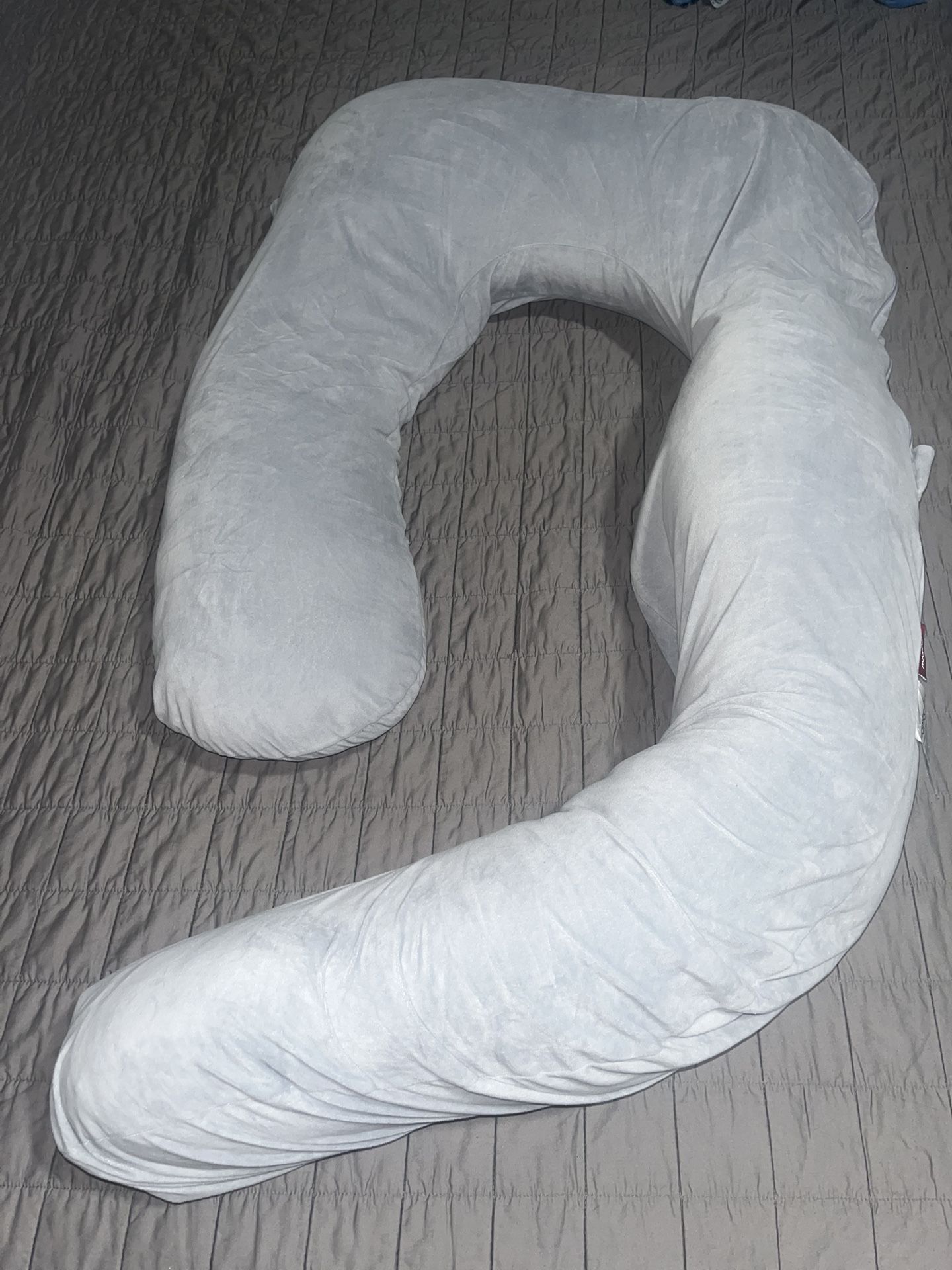 MomCozy pregnancy Pillow