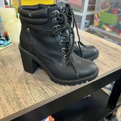 Size 9 Torrid Black Boot
