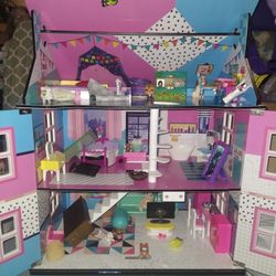 Doll House 