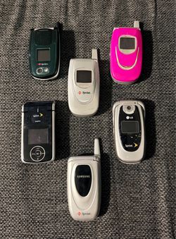 Vintage Flip Phone Lot (Untested - For Parts Only)