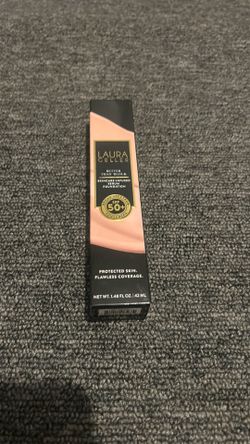 LAURA MERCIER
