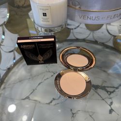 Charlotte Tilbury Airbrush Flawless Finish Blurring & Setting Powder FIRM PRICE 🤎