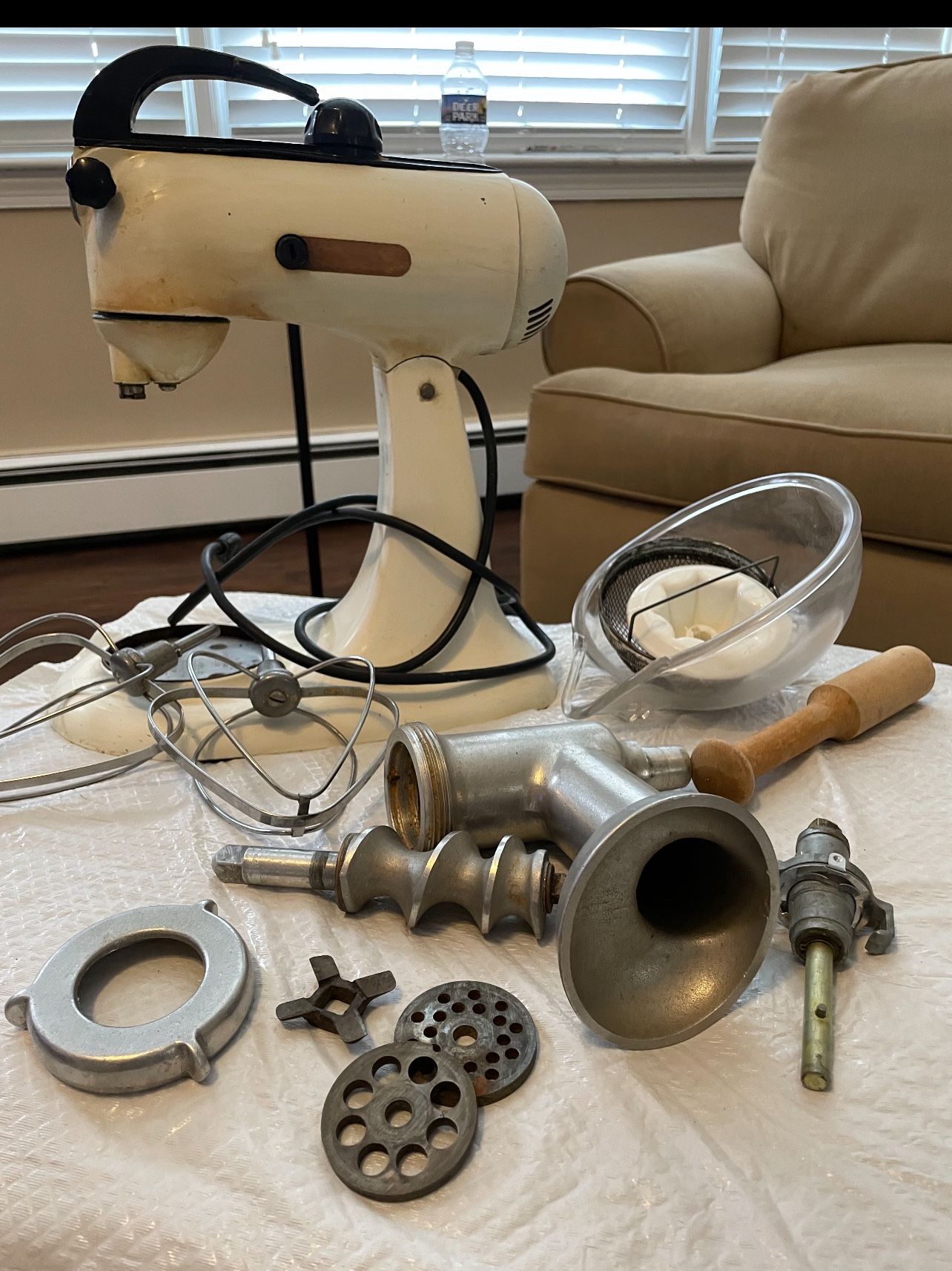 Kenmore .Vintage kitchen aid mixer. Meat grinder & juicer 