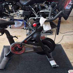 Peleton And Women’s Bike For Sale
