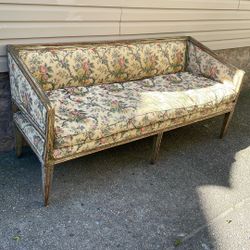 Antique Sofa In Very Good Condition 