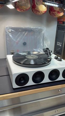 White Vinyl Record Player with Built-In Speakers