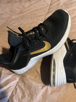 Nike Women’s Black & Gold “Just Do It” Training Sneakers – Size  81/2
