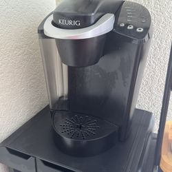 Keurig Coffee Maker and K-Cup Storage Drawer