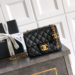 Chanel beauty black makeup bag cosmetic chain quilted leather