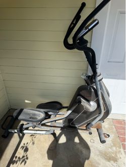 Elliptical Machine by Sunny health and fitness