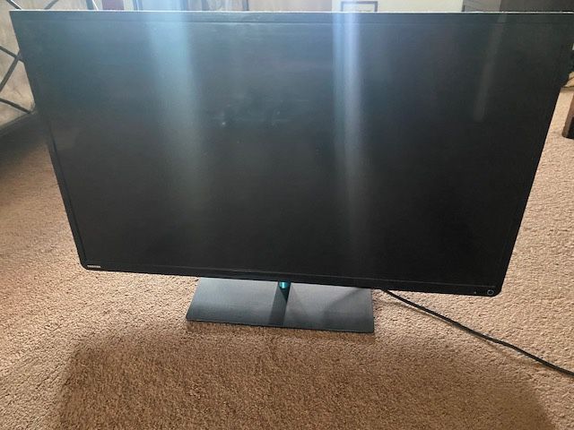 40” TOSHIBA Flat Screen TV