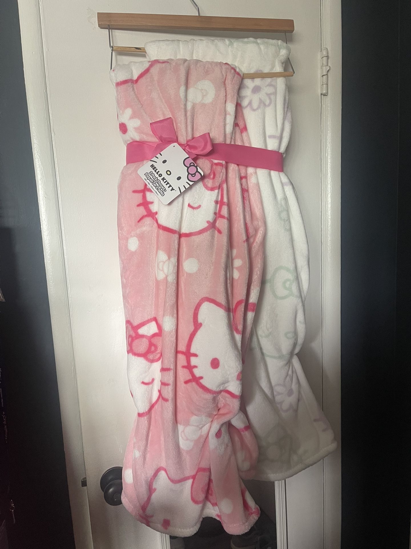 Hello Kitty Double Pack