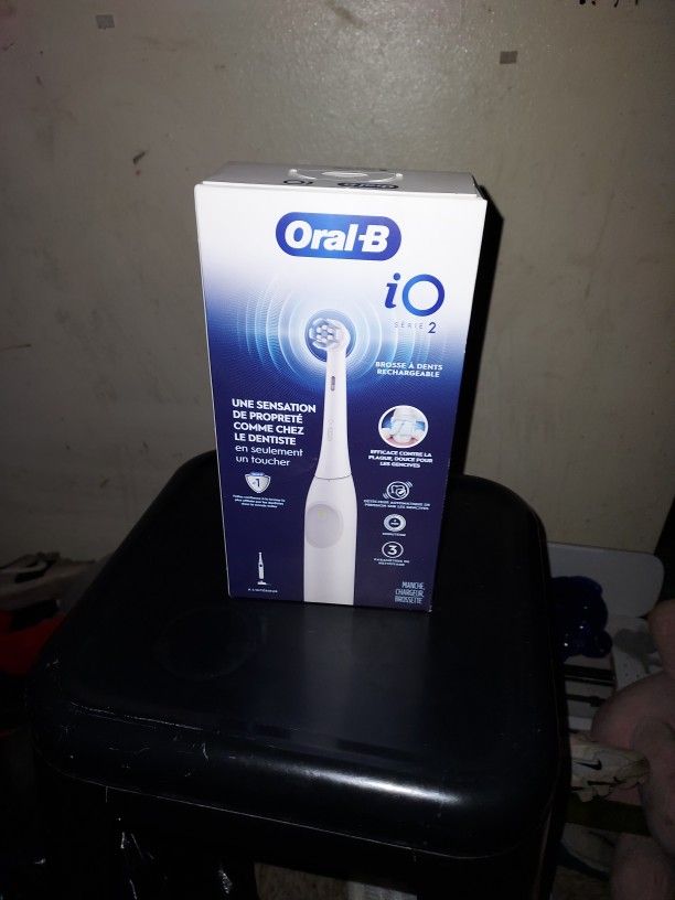 Oral B