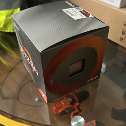 BRAND NEW AMD RYZEN 7 3700x w AIRCOOLER