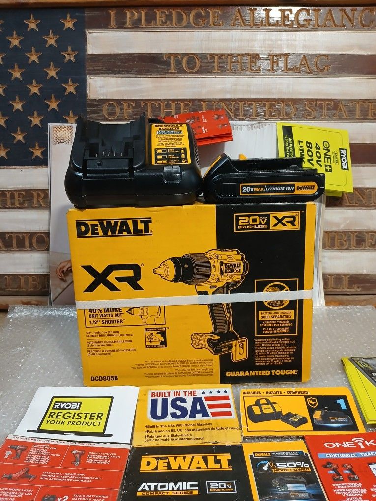 NEW DEWALT 20V XR 1/2 HAMMER DRILL DRIVER TOOL KIT